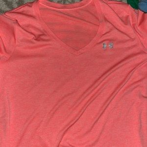 Under Armour T-shirt